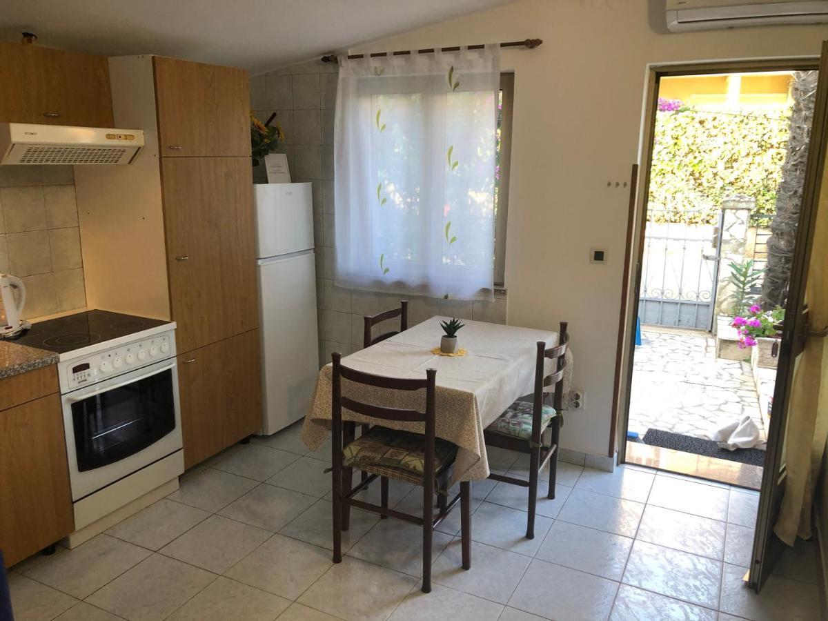 Kris Apartment Porec Exterior photo